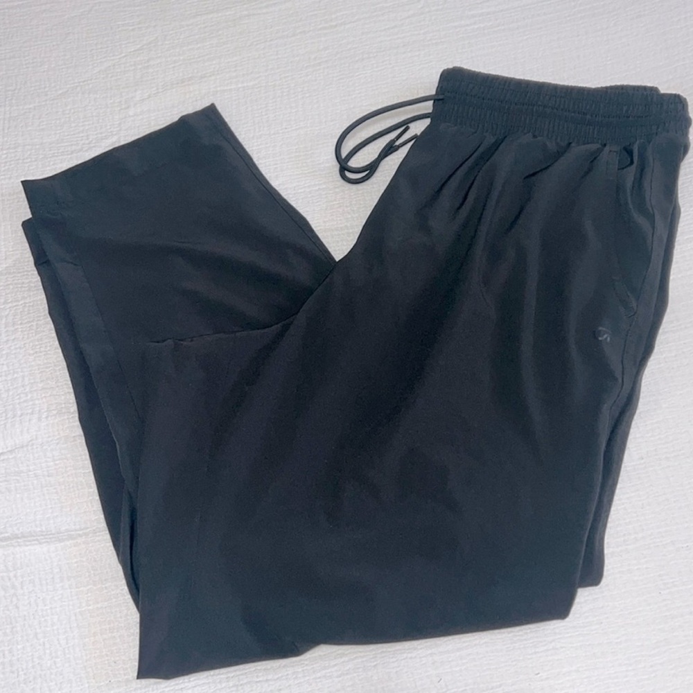 GapFit High Rise Runaround pants